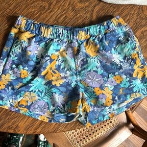 Patagonia women’s floral baggies medium